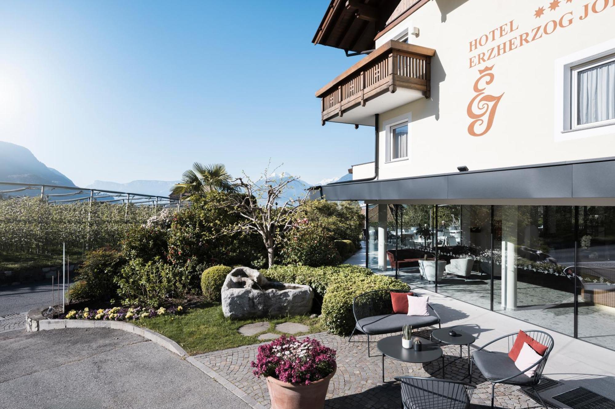 Hotel Erzherzog Johann Schenna Buitenkant foto
